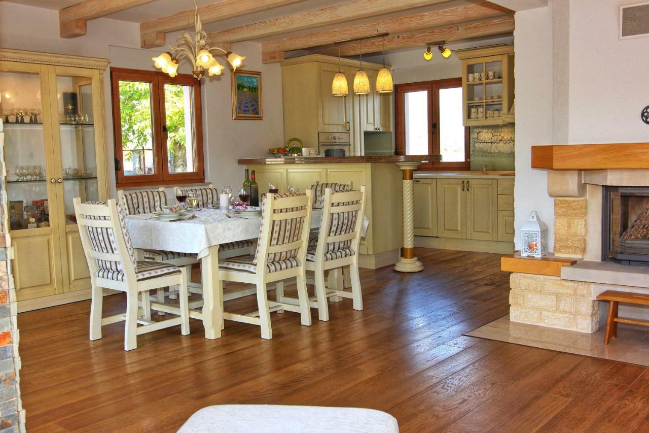 Villa Leko Dream House Cetina Екстериор снимка